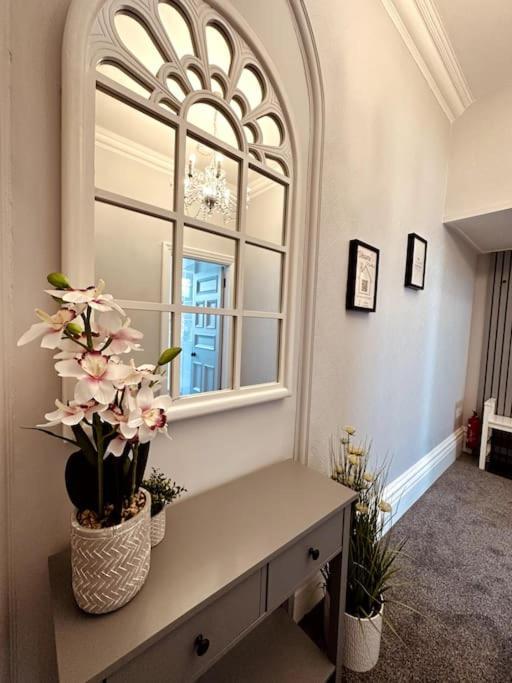 The Retreat - Large Luxury Apartment, Two Mins From Beach Bournemouth Buitenkant foto