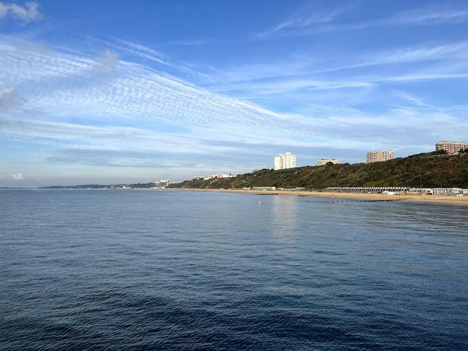 The Retreat - Large Luxury Apartment, Two Mins From Beach Bournemouth Buitenkant foto