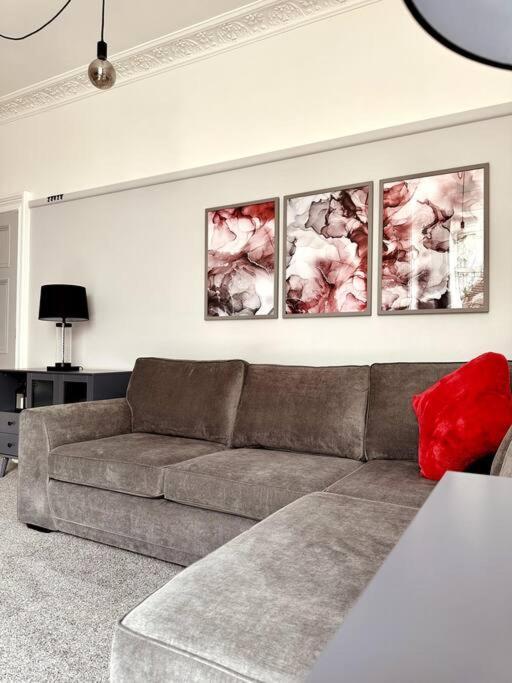 The Retreat - Large Luxury Apartment, Two Mins From Beach Bournemouth Buitenkant foto